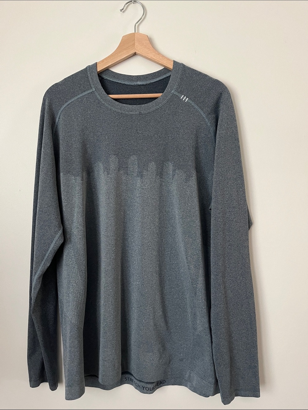 lululemon athletica Men's Long-Sleeve Crew Neck Shirt - Gray